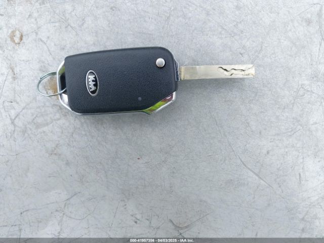 KNDCB3LC1M5488575 KIA NIRO LX