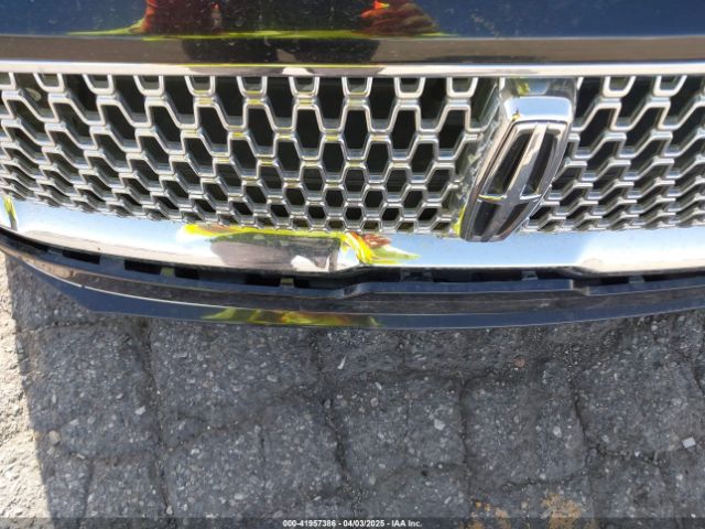 1LN6L9SK7J5605976 Lincoln Continental Select