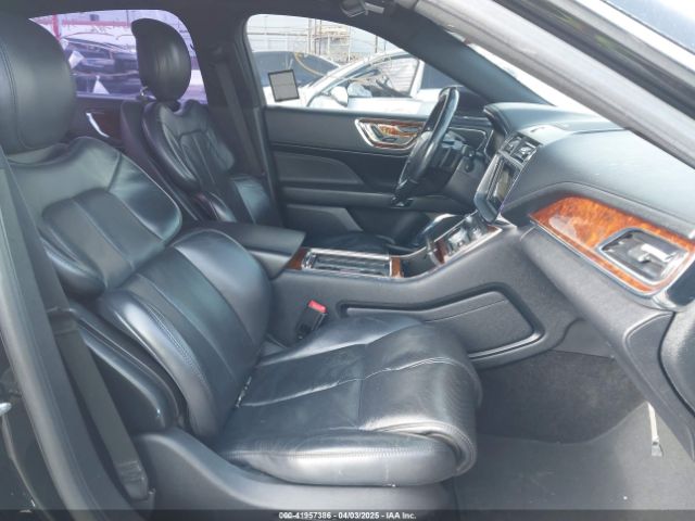 1LN6L9SK7J5605976 Lincoln Continental Select