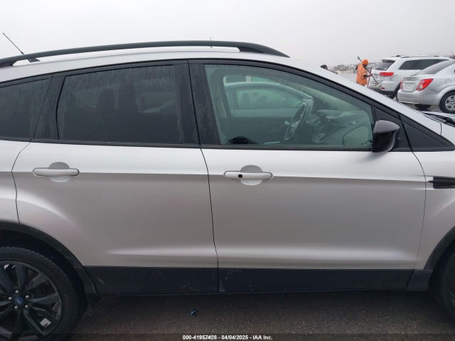 1FMCU0GDXKUA40894 Ford ESCAPE SE