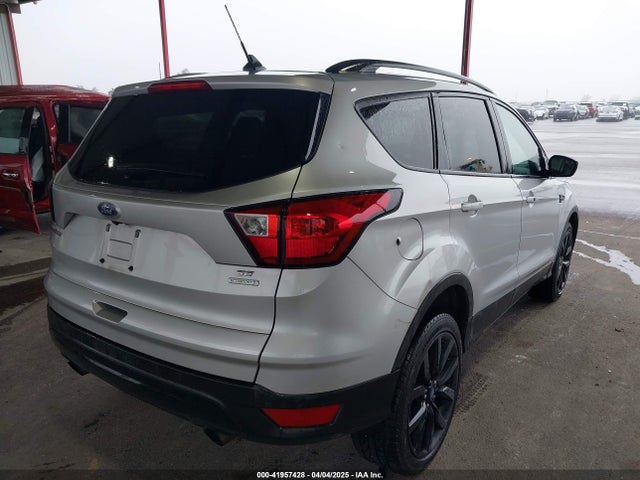 1FMCU0GDXKUA40894 Ford ESCAPE SE