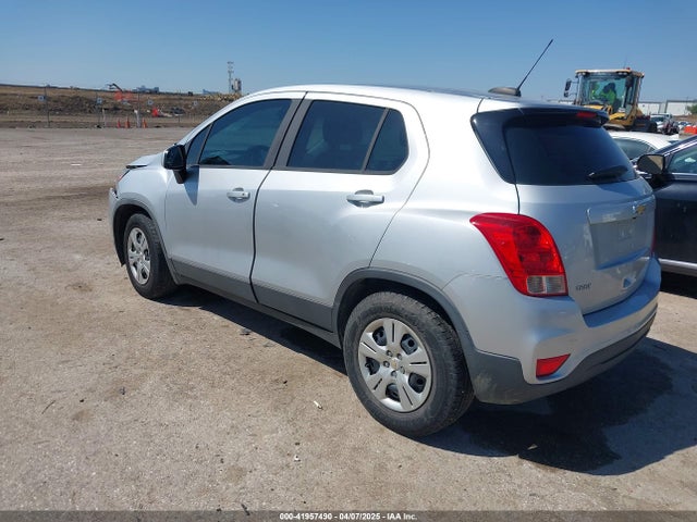 3GNCJKSB4JL173889 Chevrolet TRAX LS