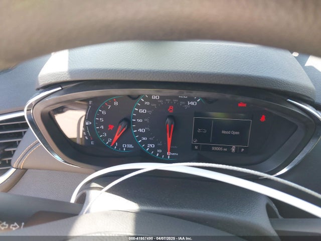 3GNCJKSB4JL173889 Chevrolet TRAX LS