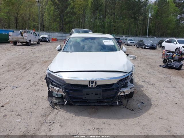 1HGCV3F94JA010033 Honda Accord Hybrid Touring