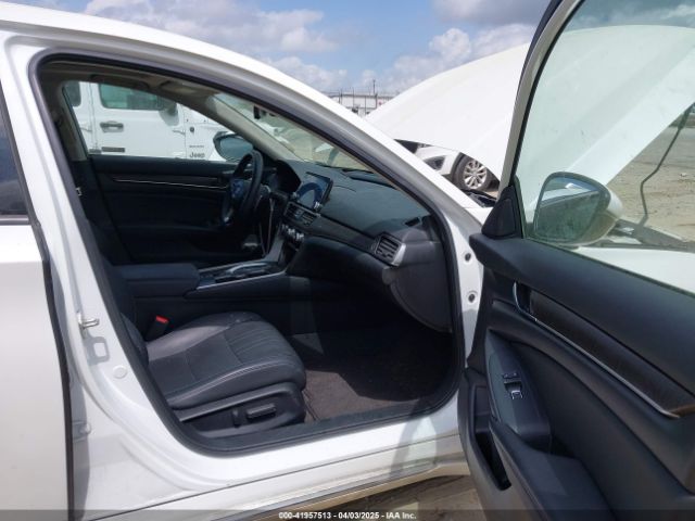 1HGCV3F94JA010033 Honda Accord Hybrid Touring
