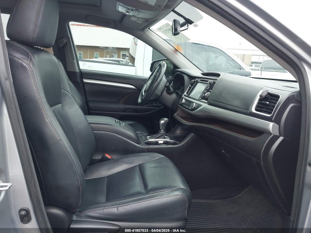 5TDKKRFHXFS113383 Toyota Highlander Xle V6