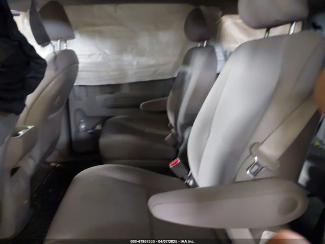 KNDMB5C10G6161548 KIA SEDONA LX