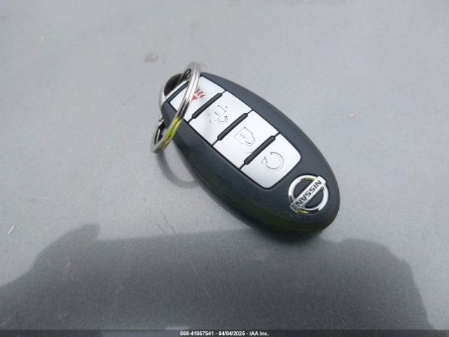 JN8AT2MT9HW380416 Nissan ROGUE SV