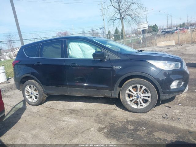 1FMCU9GD9KUC57650 Ford ESCAPE SE