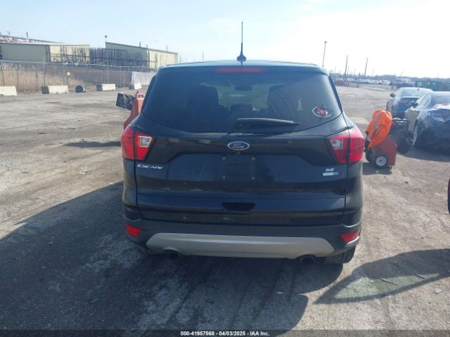 1FMCU9GD9KUC57650 Ford ESCAPE SE