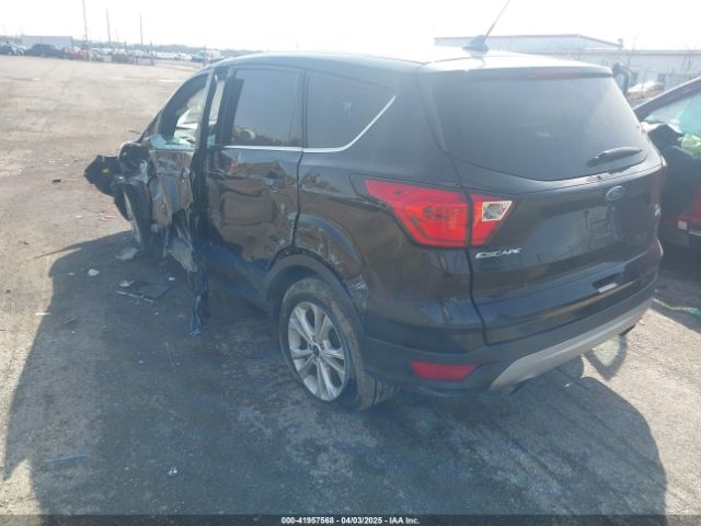 1FMCU9GD9KUC57650 Ford ESCAPE SE