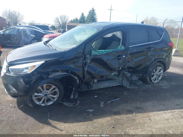 1FMCU9GD9KUC57650 Ford ESCAPE SE