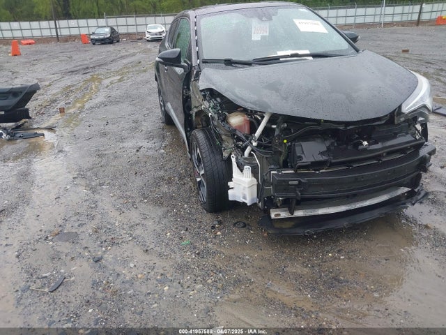 NMTKHMBX4JR032773 Toyota C-HR XLE
