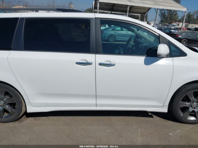 5TDXK3DC0GS702003 Toyota Sienna Se 8 Passenger