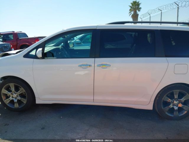 5TDXK3DC0GS702003 Toyota Sienna Se 8 Passenger