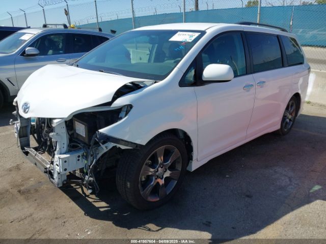 5TDXK3DC0GS702003 Toyota Sienna Se 8 Passenger