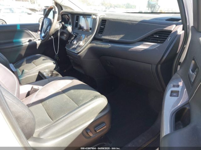 5TDXK3DC0GS702003 Toyota Sienna Se 8 Passenger