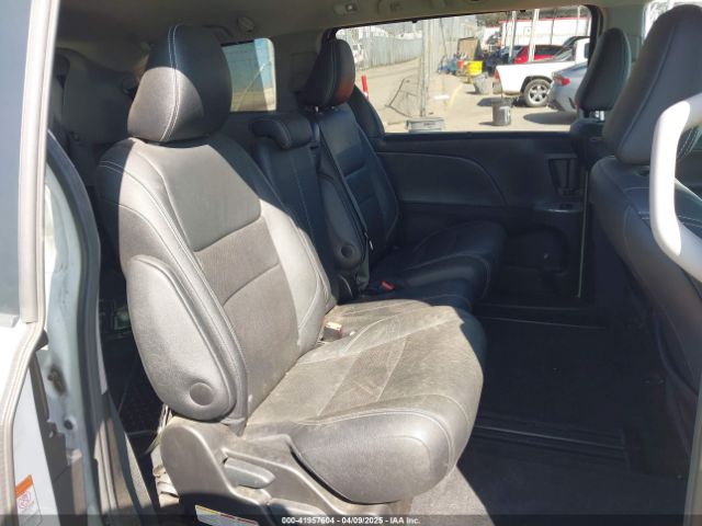 5TDXK3DC0GS702003 Toyota Sienna Se 8 Passenger
