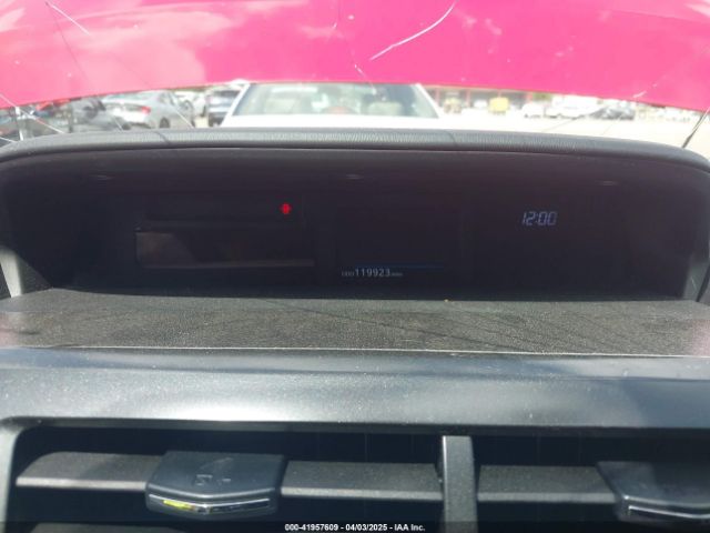 JTDZN3EU8FJ020702 Toyota Prius V Four