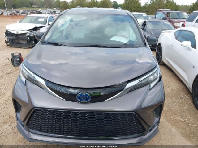 5TDDSKFC8NS047144 Toyota Sienna Xse