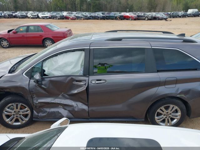 5TDDSKFC8NS047144 Toyota Sienna Xse