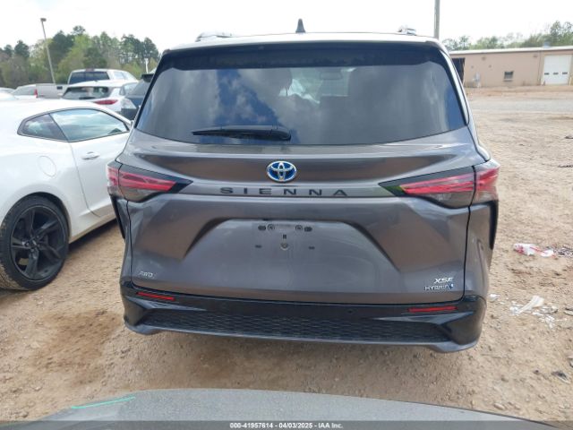 5TDDSKFC8NS047144 Toyota Sienna Xse