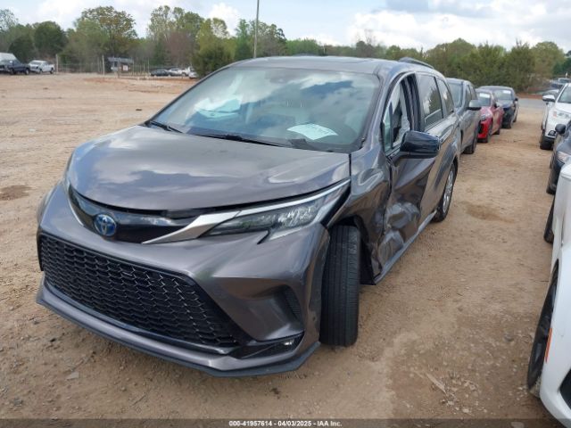 5TDDSKFC8NS047144 Toyota Sienna Xse