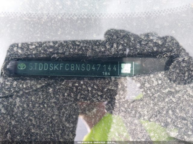 5TDDSKFC8NS047144 Toyota Sienna Xse