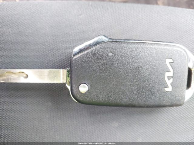 KNDCB3LC7N5518664 KIA NIRO LX