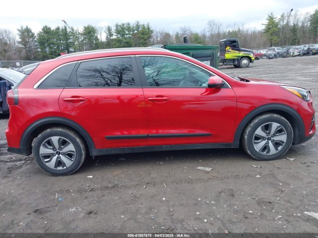 KNDCB3LC7N5518664 KIA NIRO LX