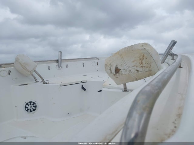 Sea Hunt Boat 2014 SXSU0477K415 Image 8