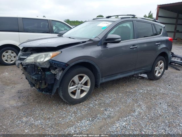 2T3WFREV3EW074260 Toyota Rav4 Xle