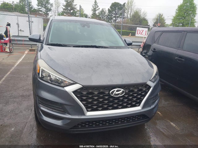 KM8J23A48KU996494 Hyundai TUCSON SE