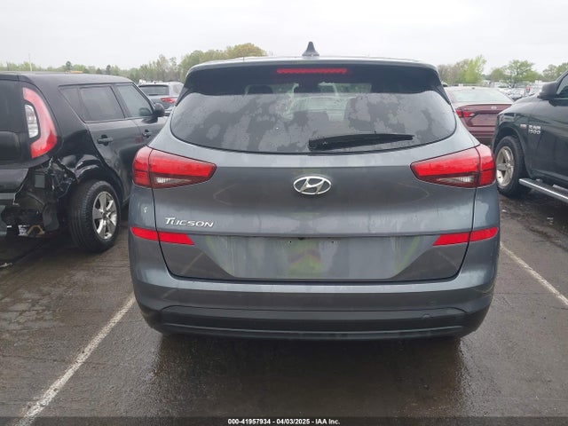 KM8J23A48KU996494 Hyundai TUCSON SE