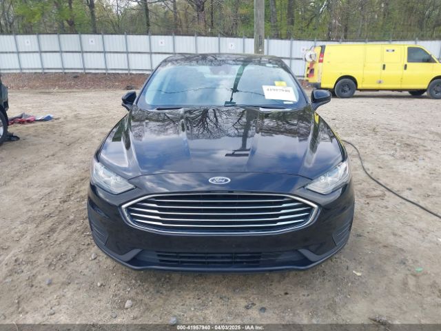 3FA6P0LUXKR243571 Ford Fusion Hybrid Se