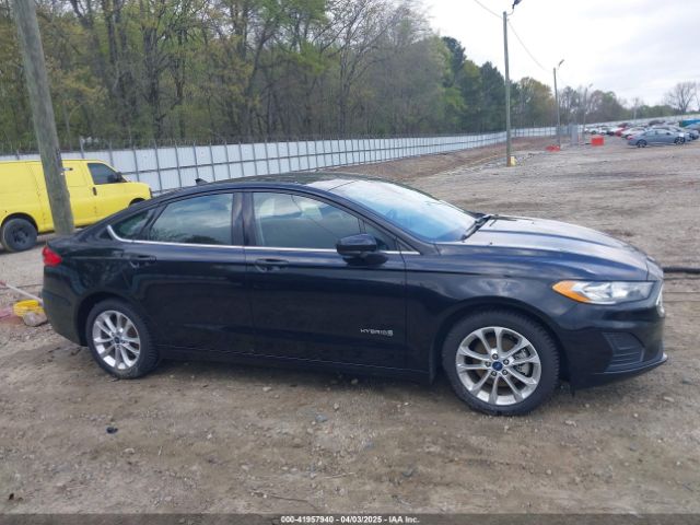 3FA6P0LUXKR243571 Ford Fusion Hybrid Se