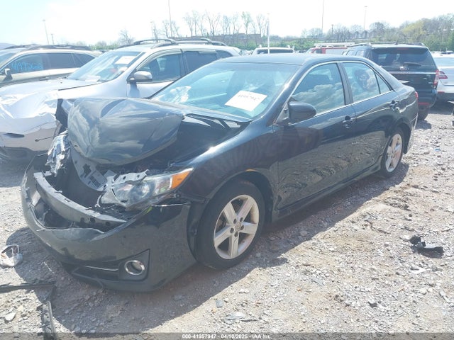 4T1BF1FK3EU425097 Toyota CAMRY SE