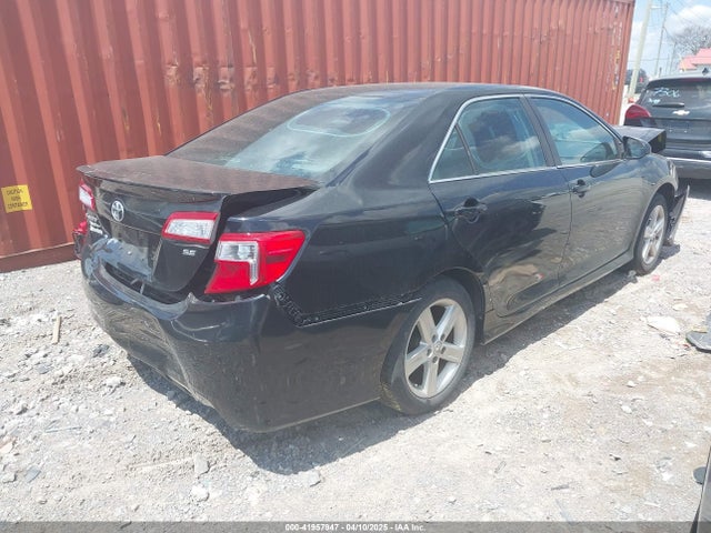 4T1BF1FK3EU425097 Toyota CAMRY SE