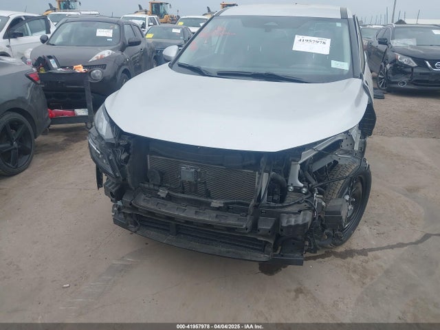 JN8BT3BA5PW403801 Nissan Rogue Sv Fwd
