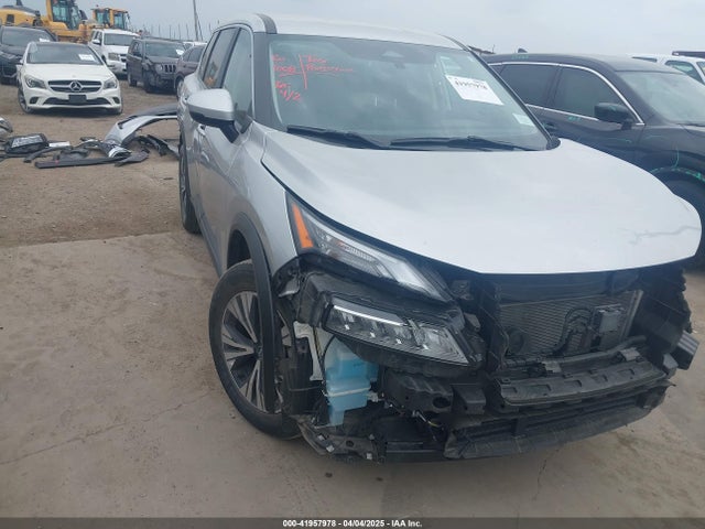 JN8BT3BA5PW403801 Nissan Rogue Sv Fwd
