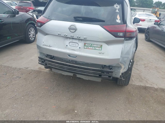 JN8BT3BA5PW403801 Nissan Rogue Sv Fwd
