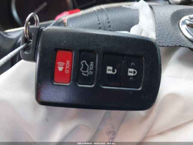 5TDKZRFH5KS571435 Toyota Highlander Se