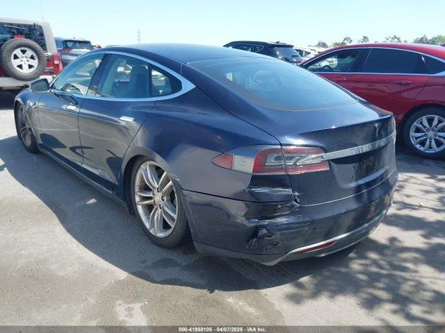 2013 TESLA MODEL S 5YJSA1CNXDFP06077 Photo 2