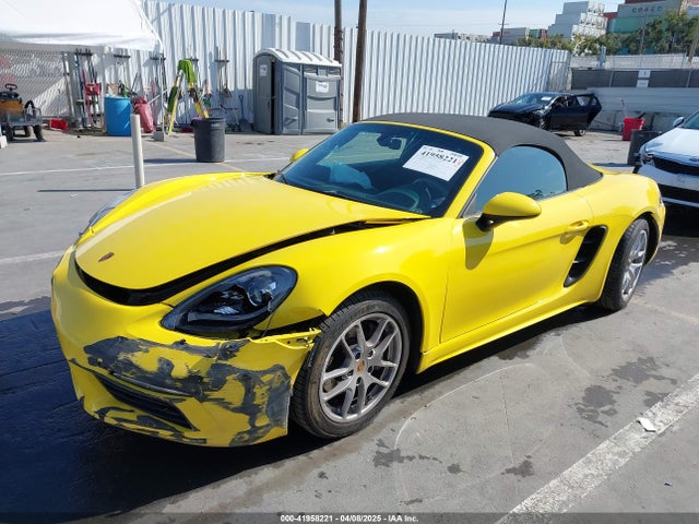 WP0CA2A8XMS210397 Porsche 718 Boxster T