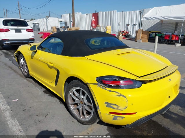 WP0CA2A8XMS210397 Porsche 718 Boxster T