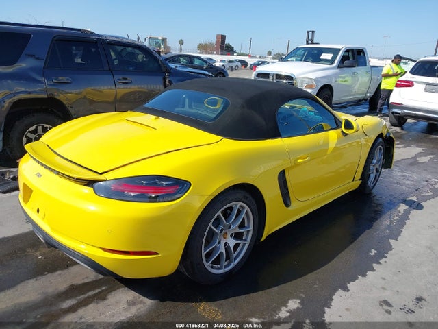 WP0CA2A8XMS210397 Porsche 718 Boxster T
