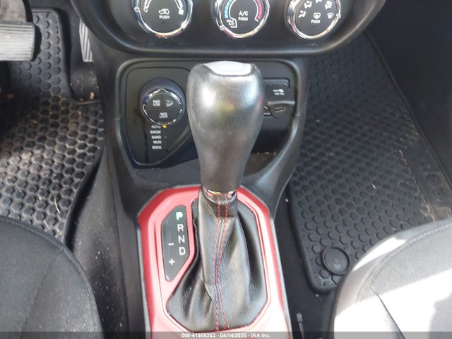 ZACCJBCT1GPE11651 Jeep Renegade Trailhawk
