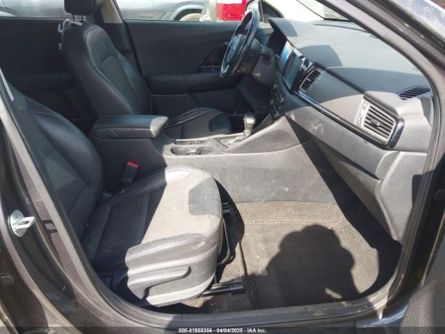 KNDCC3LC7J5133340 KIA NIRO EX