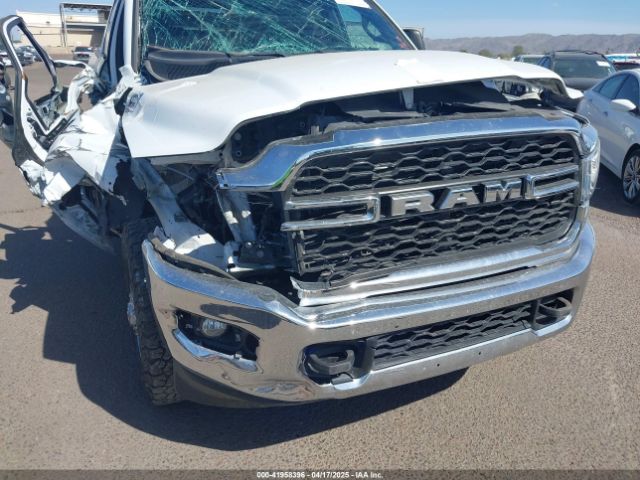 3C6UR5HL9PG544416 RAM 2500 Tradesman  4x4 8' Box