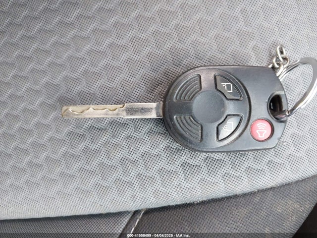 1FMCU0GD8HUA44225 Ford ESCAPE SE